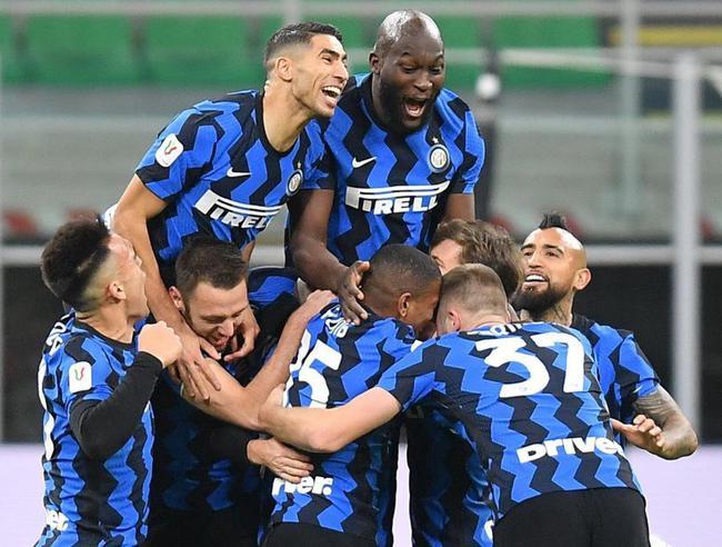 爱游戏 -包含里程碑夜!巴塞罗那再遭质疑;意大利杯清晨刷纪录;悬念犹存;数据趋势出现新变化的词条